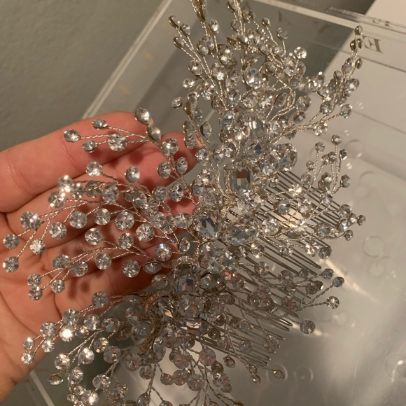 Beautiful headpiece - Picture 1 of 7